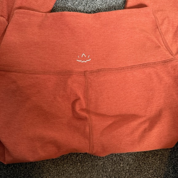 Beyond Yoga Spacedye Caught in the Midi 7/8 Leggings Warm Clay Heather Sz Med - Picture 7 of 8